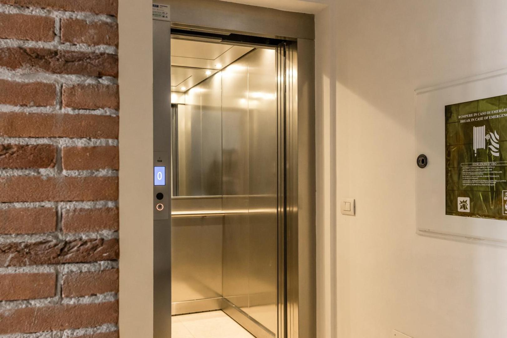 Veronetta Stunning Rooftop With Lift Exteriér fotografie